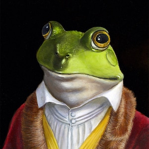 Puede incluir: Una pintura de una rana verde que lleva una chaqueta de terciopelo rojo con un cuello de piel marrón y una camisa blanca con un chaleco amarillo. La rana tiene ojos grandes y dorados y está mirando hacia arriba.