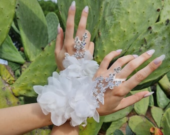 Crystal Beaded Lace Bridal Gloves-Fingerless Austrian Crystal Floral Wedding Gloves- White Bride Accessories