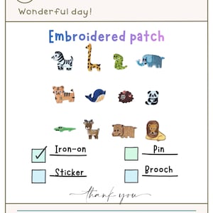 Puede incluir: Parches bordados de animales, incluyendo una cebra, una jirafa y un elefante. Los parches son para planchar y están disponibles como pines o broches. La imagen incluye el texto "Embroidered patch" y "Wonderful day!"