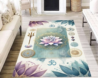 Pode incluir: Um tapete de ioga retangular com um design de flor de lótus em tons de roxo, verde-azulado e dourado. O tapete apresenta o símbolo Om e outros motivos espirituais. O tapete é projetado para práticas de ioga e meditação.
