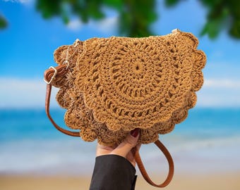 Crochet Straw Crossbody Bag: Scallop Design Boho Shoulder Bag