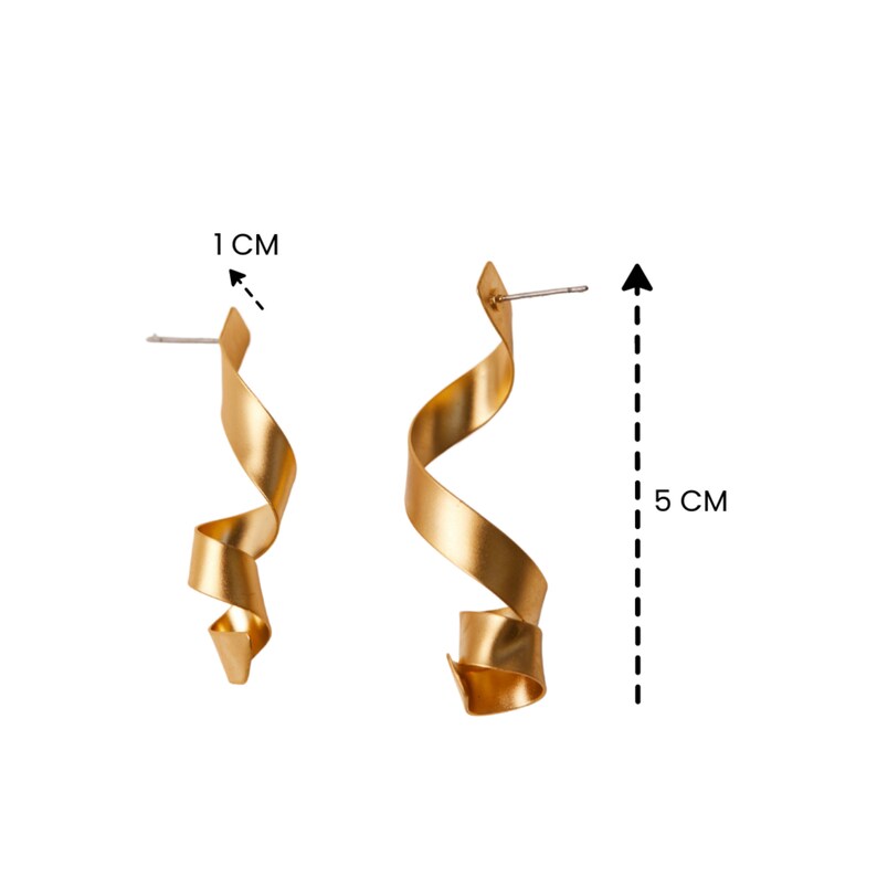 a pair of gold earrings with a measuring line