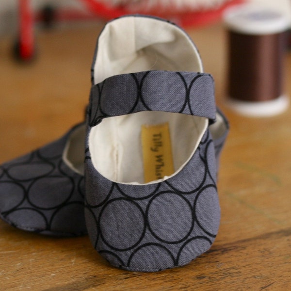 Baby Girl Shoes Grey Circles