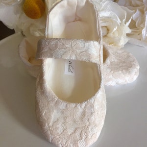 Lace Flower Girl Shoes, Baby Girl Shoes, Toddler Girl Shoes, Ivory Lace Mary Janes, White Lace, Blush Lace, Shabby Baby Blush