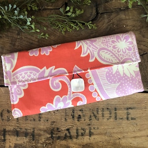 Cartera de tela coral y lila con bolsillo con cremallera, cartera para niñas - lista para enviar