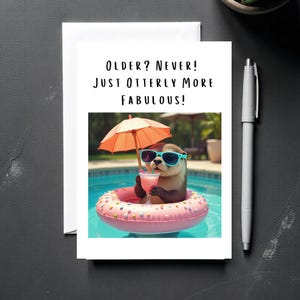 Tarjeta de cumpleaños con un juego de palabras, tarjeta de cumpleaños especial, tarjetas de felicitación divertidas para ella y él, tarjetas hechas a mano, "¿Mayor? ¡Jamás! ¡Simplemente mucho más fabulosa!"