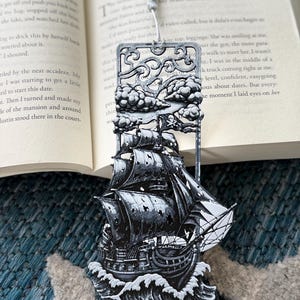 3D Printed Pirate Ship Bookmark – Nautical Ocean Adventure – Gift for Readers