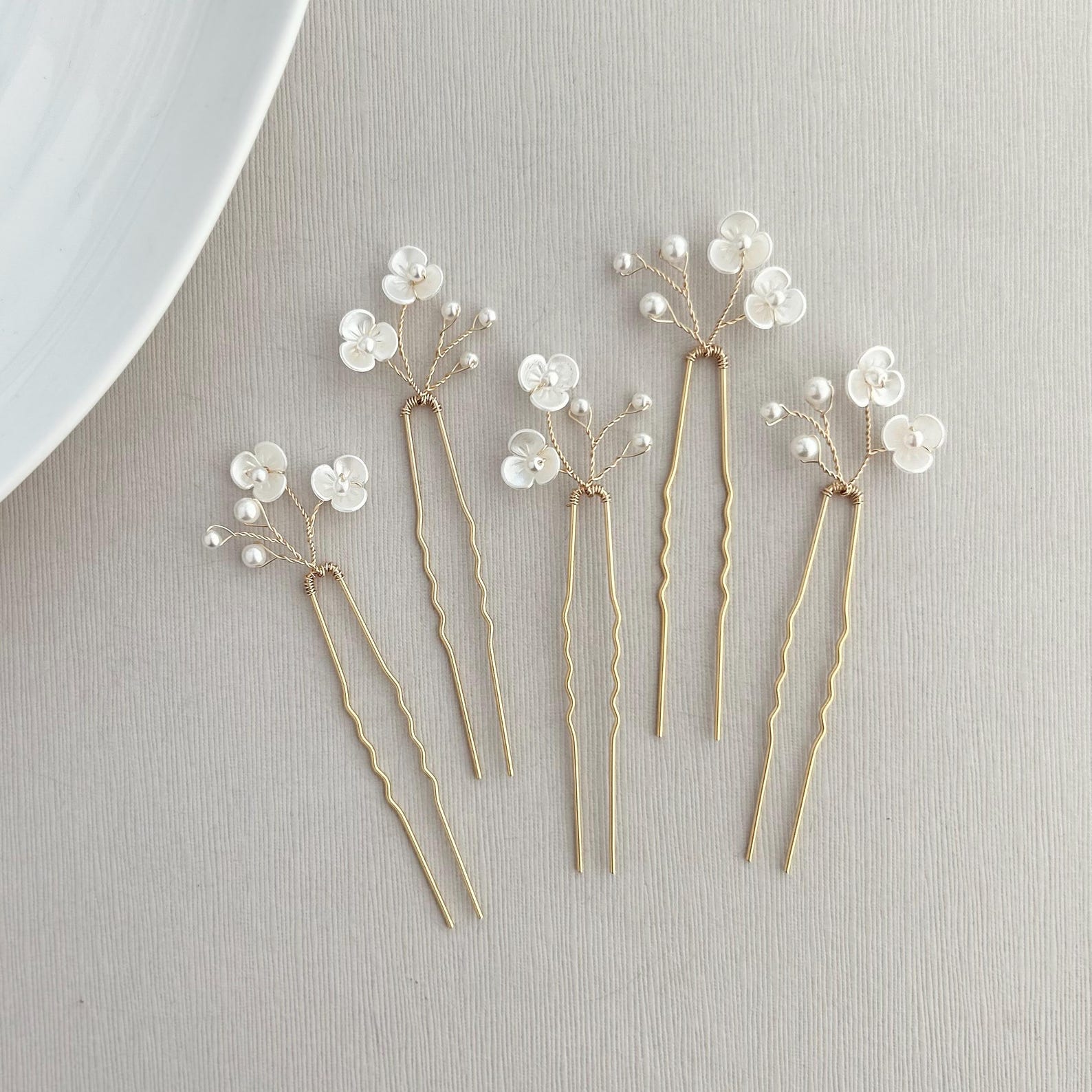 Wedding Flower Hair Pins, Bridal Hair Comb, Babies Breath Flower Hair Piece, Floral Hair Accessory, Baby's Breath Hair Pins, Flower Girl