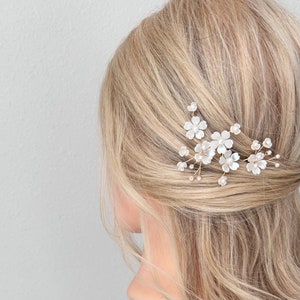 Gold Flower Hair Comb, Wedding Flower Hair Pins, Bridal Hair Piece, Floral Hair Accessory, Flower Girl, Bridal Hair Clip image 2