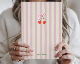 Gepersonaliseerde kersendagboek, Coquette Aesthetic notebook, schattig briefpapier voor tieners, roze streep dagboek aangepaste naam