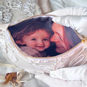 Herzerwärmende Hochzeitsgeschenke für Mama, personalisierte Fotofutter-Geldbeutel, kundenspezifische Foto-Kupplung, handgemachte bestickte Hochzeitstasche