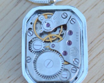 Ketting gemaakt van vintage horloge uurwerk