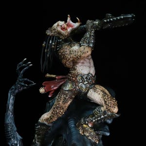 Alien vs. Predator (AVP) Post-Battle King – Ultra-Realistic Coloring, Extra-Large 1/6 Scale, Height 57cm.