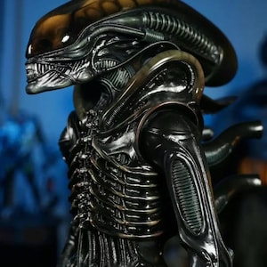 エイリアン全身像 – ポリストーン樹脂製コレクターズフィギュア、手作り彫刻（高さ48cm / 18.9インチ）
