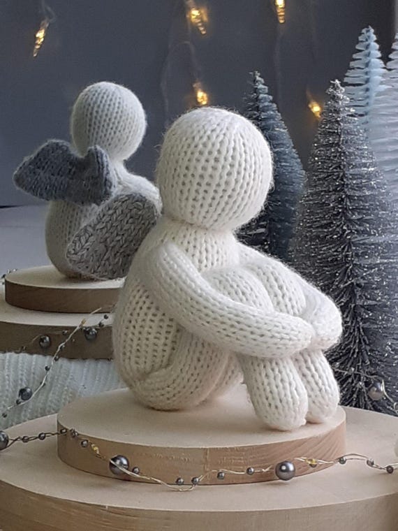 Christmas Sitting Angel Knit Pattern - Beginner Friendly Knitting