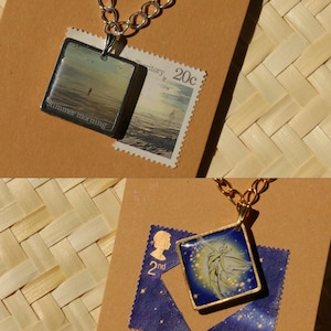 Collana con francobolli / Pezzo unico / Fatta a mano con francobolli riciclati / Regalo unico per lei / Gioielli vintage sostenibili fatti a mano