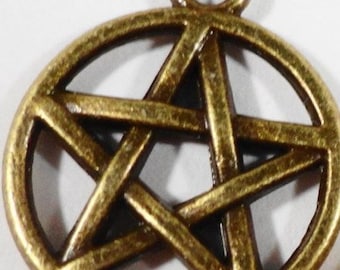 One antique bronze tone Pentacle charm suitable for all art journalling, jewellery making, junk journal, talisman