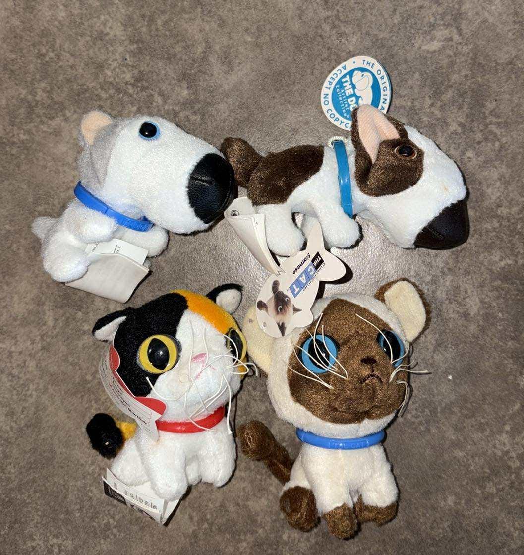 2004 Mcdonald's Happy Meal Artist Collection THE DOG and the Cat 4