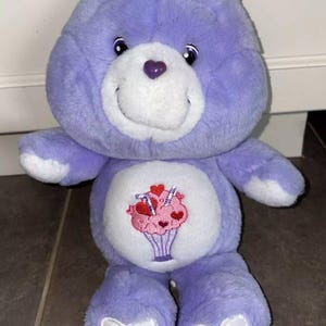 Peluche d'ours Care Bears Share, 20e anniversaire de Carlton Cards, 33 cm (13 po.) 2002