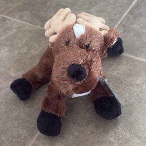 Peluche de reno Webkinz de Ganz con código sin usar de 9 pulgadas.