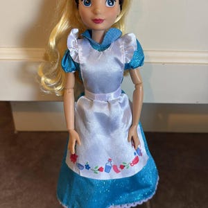 Disney Store Alice In Wonderland Classic Doll 10&quot; Tall Blue Dress