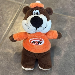 Urso de pelúcia mascote promocional da A&W Root Beer, Rooty, 12,7 cm (5 polegadas)