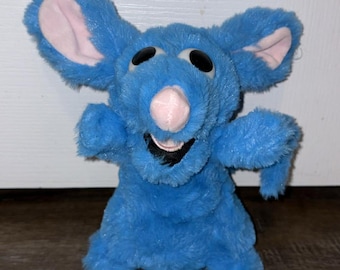 Peluche de ratón azul, cola flexible, 8 pulgadas