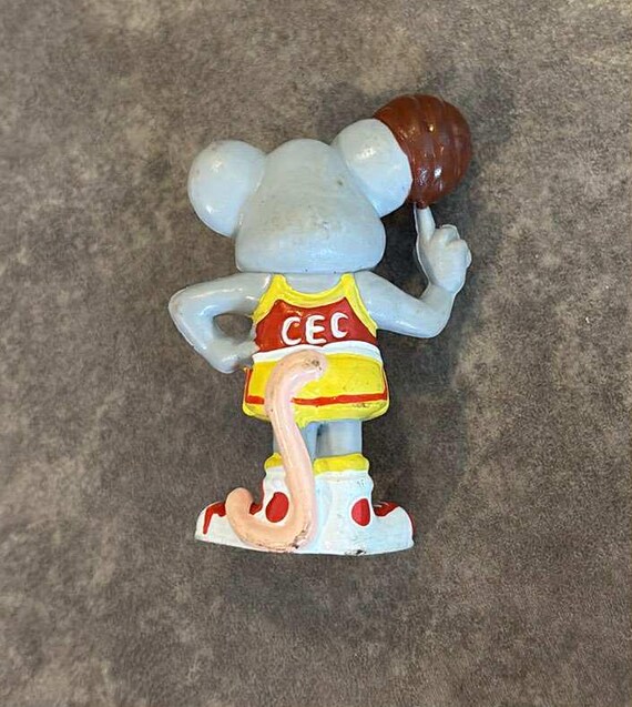 Vintage Chuck E Cheese With Basketball PVC Figure 1985 CEC Pizza