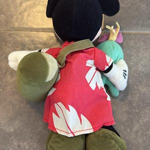 Peluche de Minnie Mouse como Lilo, Stitch y Scrump de Disney Store, de 20 cm (8 pulgadas), con relleno de bolitas. imagen 3