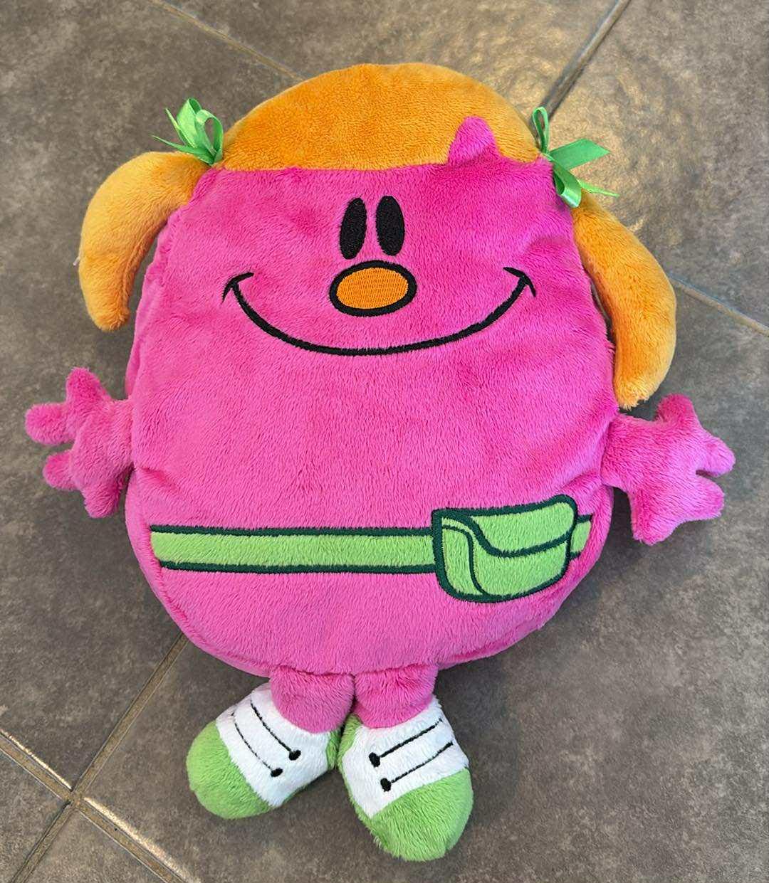 ミスターメンリトルミス　BIGぬいぐるみ ミスターメン リトルミス ヘルプフル ぬいぐるみ 女の子 ピンク 枕