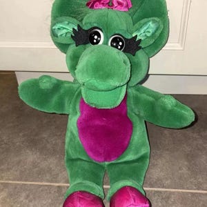 1992 Baby Bop Hand Puppet 14” Plush Green Dinosaur Barney & Friends
