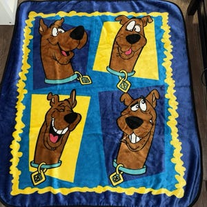 Vintage 2000s Scooby-Doo Plush Fleece Throw Blanket Cartoon Network 44 x 50