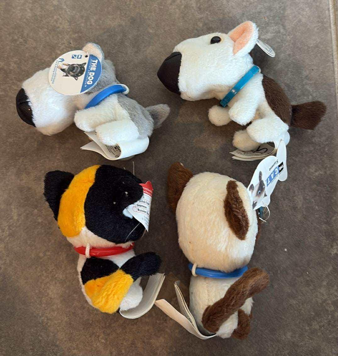 2004 Mcdonald's Happy Meal Artist Collection THE DOG and the Cat 4