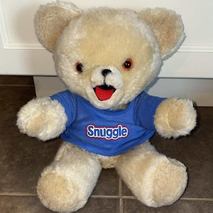 1985 Snuggle Bear Plush Bear Fabric Softener Commercial Blue Shirt