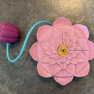 Bluebird 1996 Polly Pocket Lotus Flower Fountain Fantasy with one doll