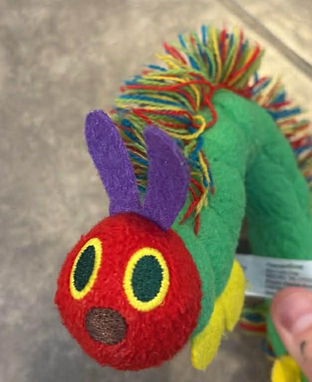 エリック・カールの「はらぺこあおむし」ぬいぐるみ 6インチ（小