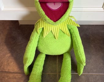 ディズニーのカーミット・ザ・フロッグのぬいぐるみ。ワイヤー入り