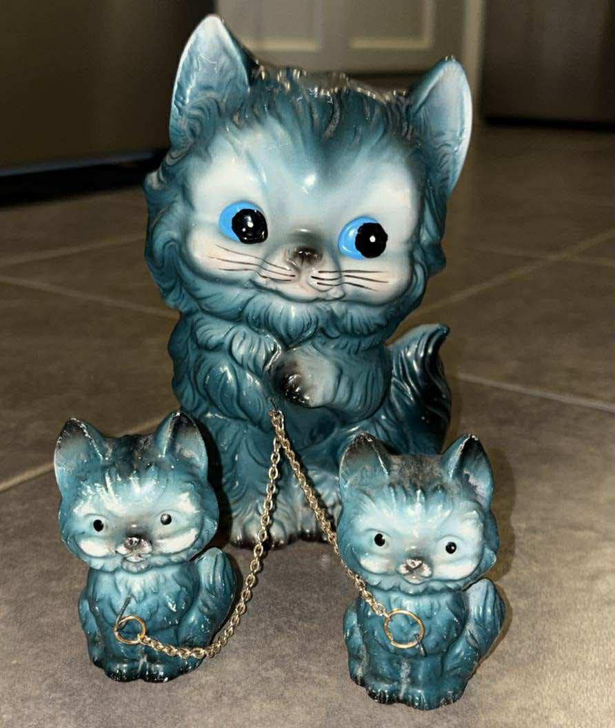 1950's Anthropomorphic Kittens Figurines Kitsch Big Eyed Mother