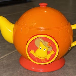 2006 The Backyardigans Tasha Teapot Tea Party Singing Musical Teapot Mattel