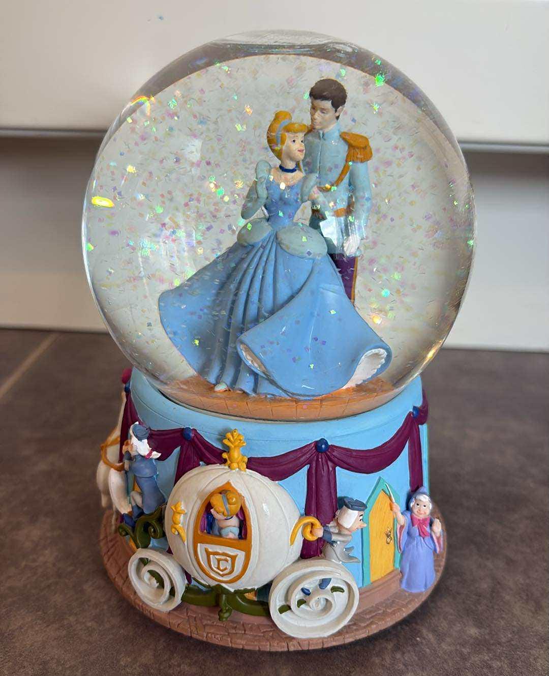 Disney Cinderella オルゴール Enesco Disney CINDERELLA Musical I Love You Truly Water Snow Globe