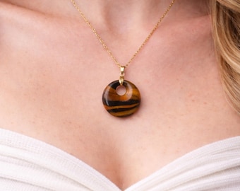 Tiger Eye Crystal Necklace : 18K Gold Pvd  Plated ,Stainless Steel, Waterproof, Non-Tarnish