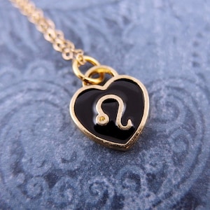 Black Heart Leo-ketting - zwart geëmailleerde gouden plaat Leo Heart-bedel op een delicate 14kt gold filled kabelketting of alleen bedel