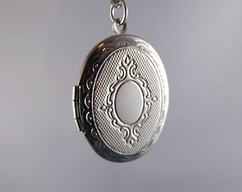 Collar de medallón ovalado de plata grande: medallón ovalado de latón chapado en platino en una delicada cadena de cable plateada o solo medallón