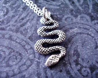 Collier serpent en argent - breloque serpent en argent sterling sur une chaîne torsadée ou une breloque en argent sterling délicate uniquement