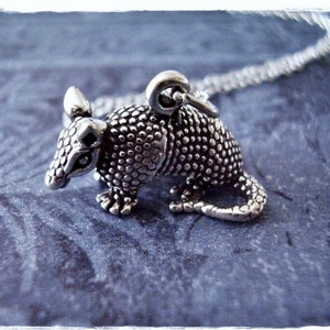 Sterling Silber Armadillo Halskette - Sterling Silber Armadillo Charm an einer Empfindlichen Sterling Silber Kabelkette oder Anhänger