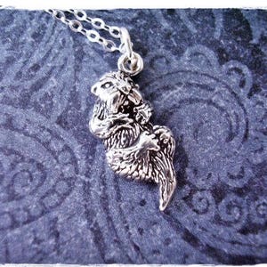 Silber Seeotter Halskette - Sterling Silber Seeotter Anhänger an einer zarten Sterling Silber Kabelkette oder Anhänger
