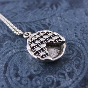 James avery pie charm top