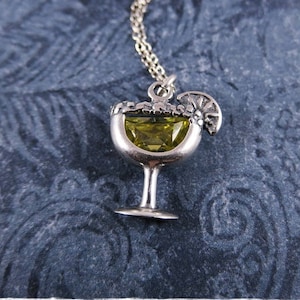 Collar de margarita de cristal de plata - Dije de margarita de cristal de plata esterlina en una delicada cadena tipo cable de plata esterlina o solo dije