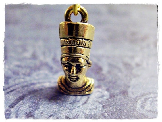 Gold Plated Egyptian Pharaoh Queen Nefertiti Mini Pendant 20 Gold Plated Egyptian Pharaoh Queen Nefertiti Mini Pendant 20