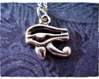 Zilveren oog van Horus-ketting: alleen sterlingzilveren oog van Horus-bedel aan een delicate sterlingzilveren kabelketting of bedel